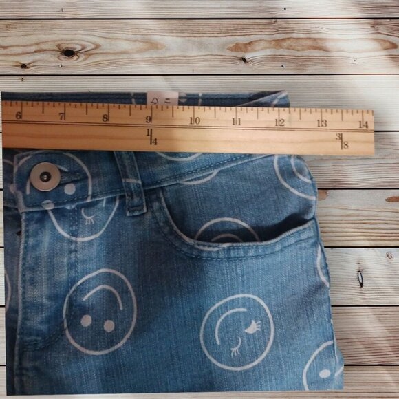 Place Girl Skimmer Denim Shorts  With Smiley Face Design Size 10 blue/wht  color - Picture 4 of 5